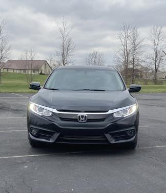 Photo 1 of 12 of 2018 Honda Civic EX-T