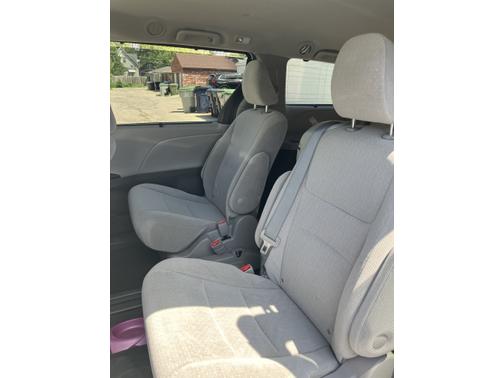 2020 Toyota Sienna LE