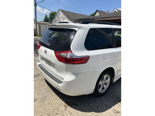 2020 Toyota Sienna LE