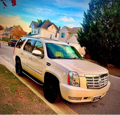 White 2011 Cadillac Escalade Base