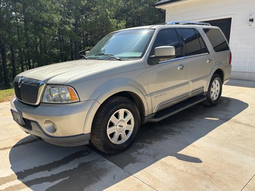 2004 Lincoln Navigator Base