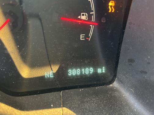 2004 Lincoln Navigator Base