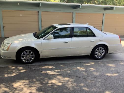 2011 Cadillac DTS Premium Collection