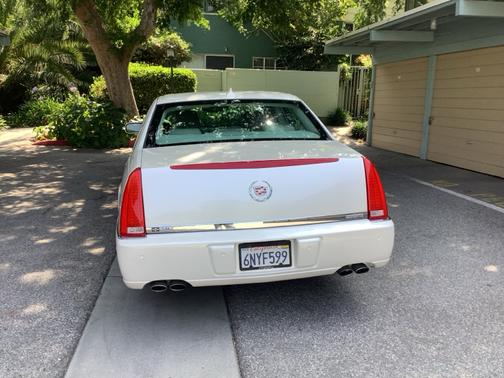 2011 Cadillac DTS Premium Collection