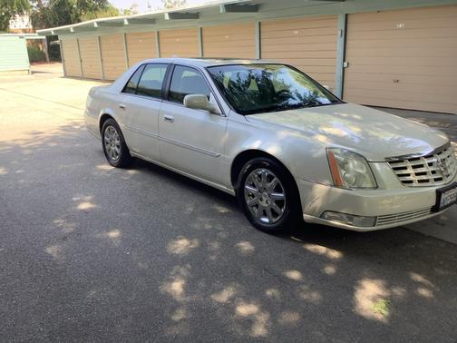 2011 Cadillac DTS Premium Collection