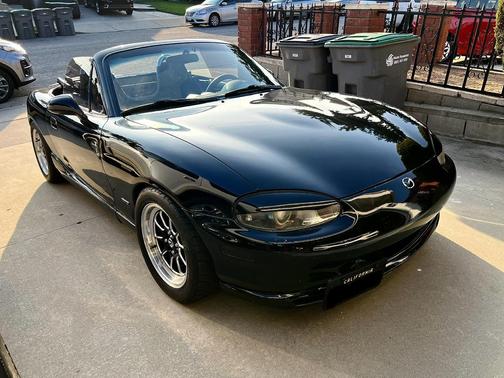 Black 1999 Mazda MX-5 Miata Base