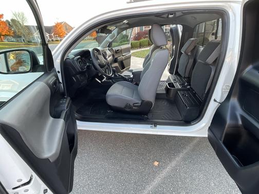 2022 Toyota Tacoma SR