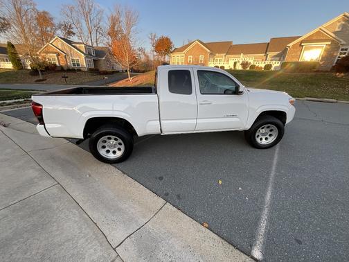 2022 Toyota Tacoma SR