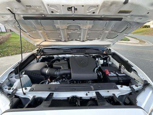 2022 Toyota Tacoma SR