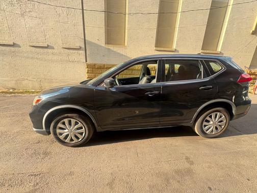Black 2018 Nissan Rogue S