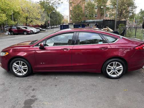 2018 Ford Fusion Hybrid SE