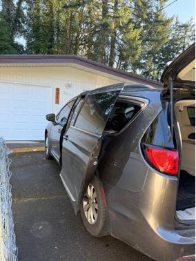Gray 2017 Chrysler Pacifica Touring-L