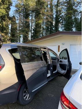 Gray 2017 Chrysler Pacifica Touring-L