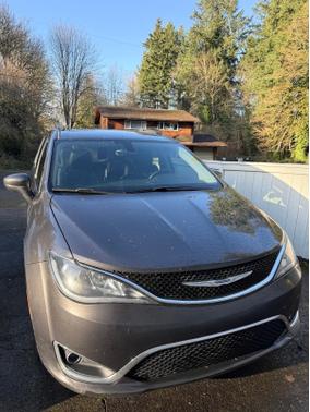 Gray 2017 Chrysler Pacifica Touring-L