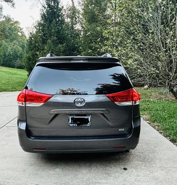 Brown 2011 Toyota Sienna XLE