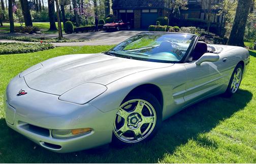 1998 Chevrolet Corvette Base