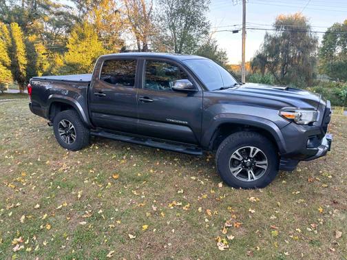 2018 Toyota Tacoma TRD Sport