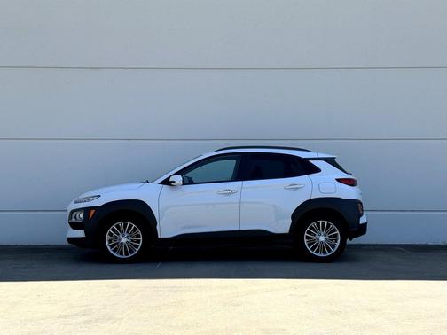 White 2021 Hyundai KONA SEL Plus