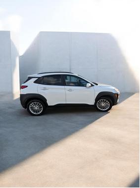 2021 Hyundai KONA SEL Plus