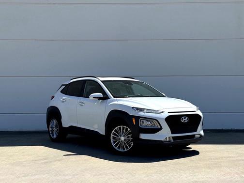 White 2021 Hyundai KONA SEL Plus