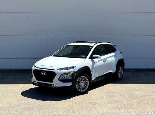 White 2021 Hyundai KONA SEL Plus