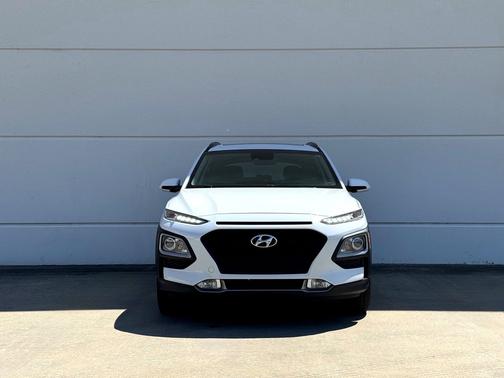 White 2021 Hyundai KONA SEL Plus