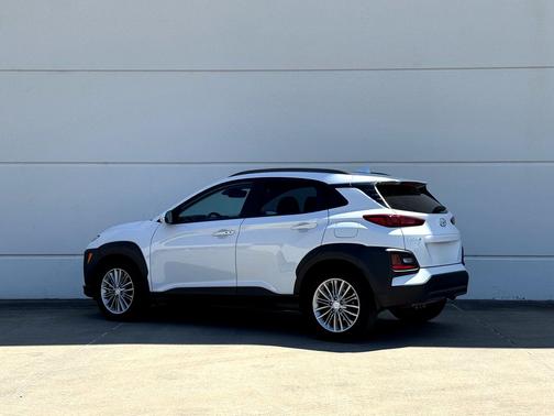 White 2021 Hyundai KONA SEL Plus