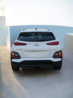 2021 Hyundai KONA SEL Plus