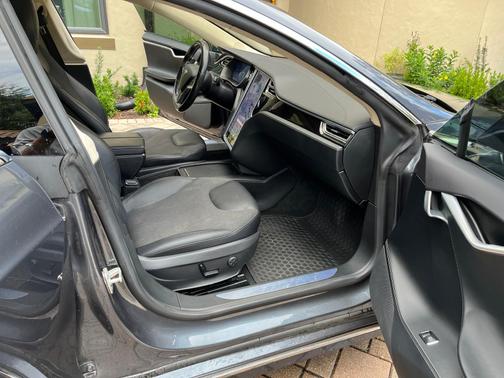 2016 Tesla Model S 75
