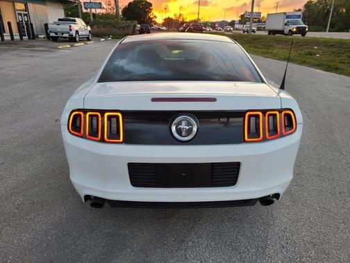 2014 Ford Mustang V6