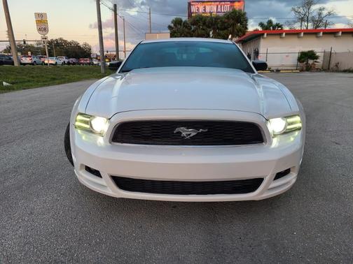2014 Ford Mustang V6
