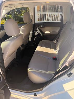 White 2015 Subaru Forester 2.5i Limited