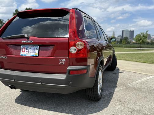 2005 Volvo XC90 V8