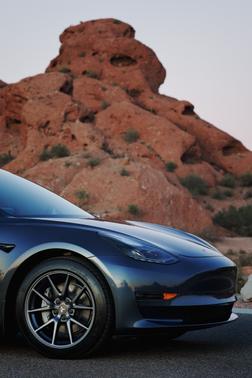 Gray 2022 Tesla Model 3 Long Range