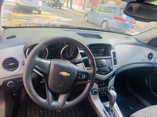 Blue 2014 Chevrolet Cruze LS