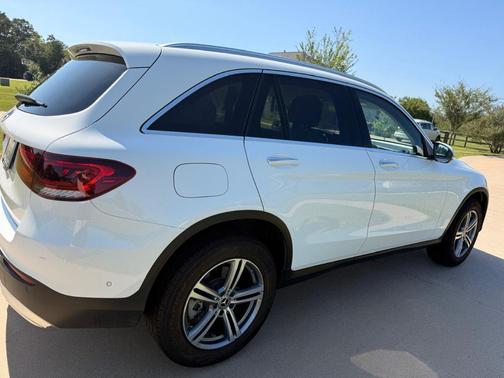 White 2022 Mercedes-Benz GLC 300 Base