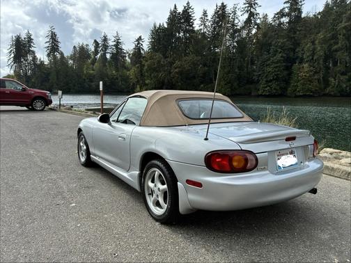 Silver 1999 Mazda MX-5 Miata Base