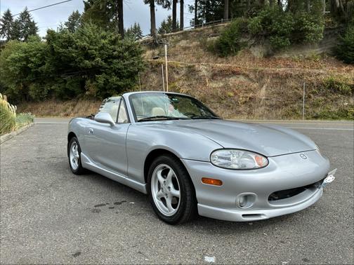 Silver 1999 Mazda MX-5 Miata Base