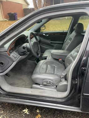 2001 Cadillac DeVille Base