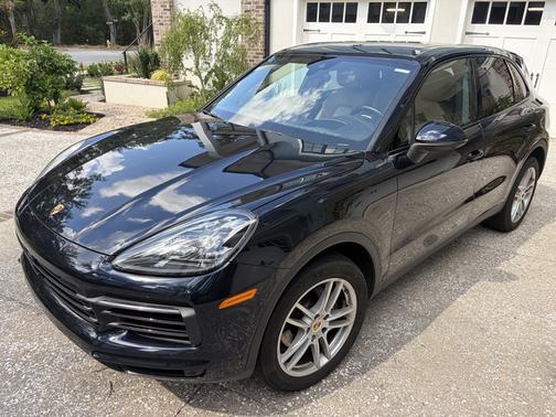 Blue 2020 Porsche Cayenne Cayenne