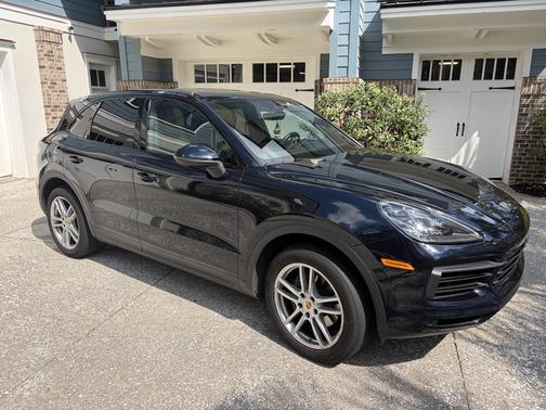 Blue 2020 Porsche Cayenne Cayenne