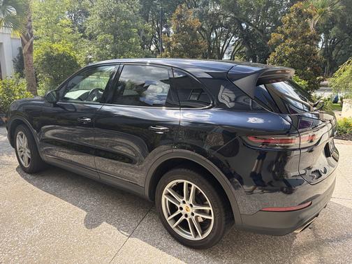 Blue 2020 Porsche Cayenne Cayenne