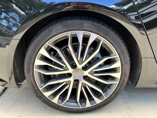 Photo 3 of 10 of 2017 Audi A6 2.0T Premium