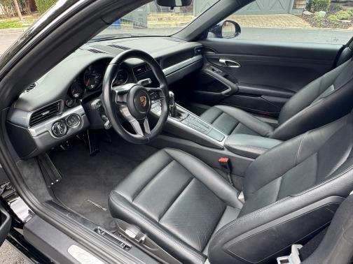2017 Porsche 911 Carrera