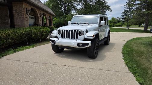 2022 Jeep Wrangler Unlimited Sahara High Altitude