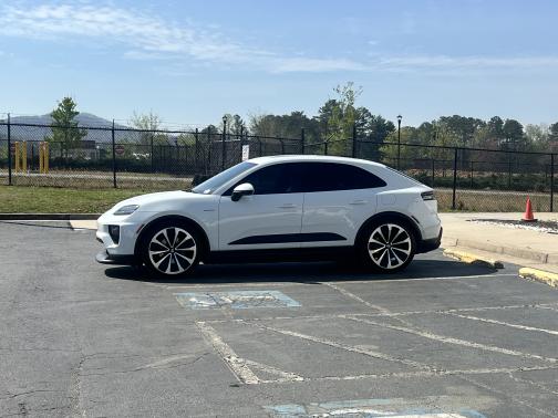 2024 Porsche Macan Electric 4