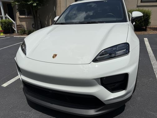 2024 Porsche Macan Electric 4