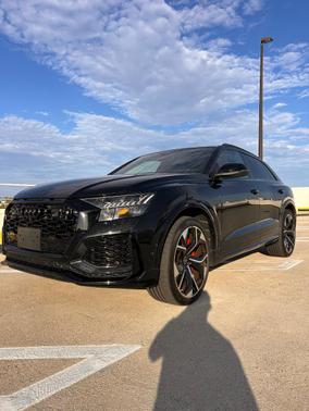 Black 2024 Audi RS Q8 4.0T