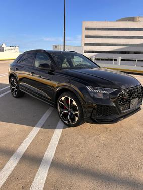 Black 2024 Audi RS Q8 4.0T