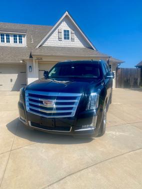 2017 Cadillac Escalade ESV Luxury